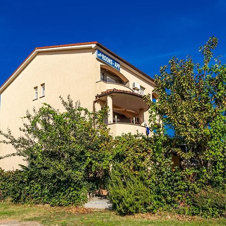 Apartments Mijic Medulin Exterior foto